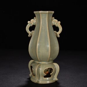 Song Dynasty Ru kiln gray celadon glaze double-eared vase