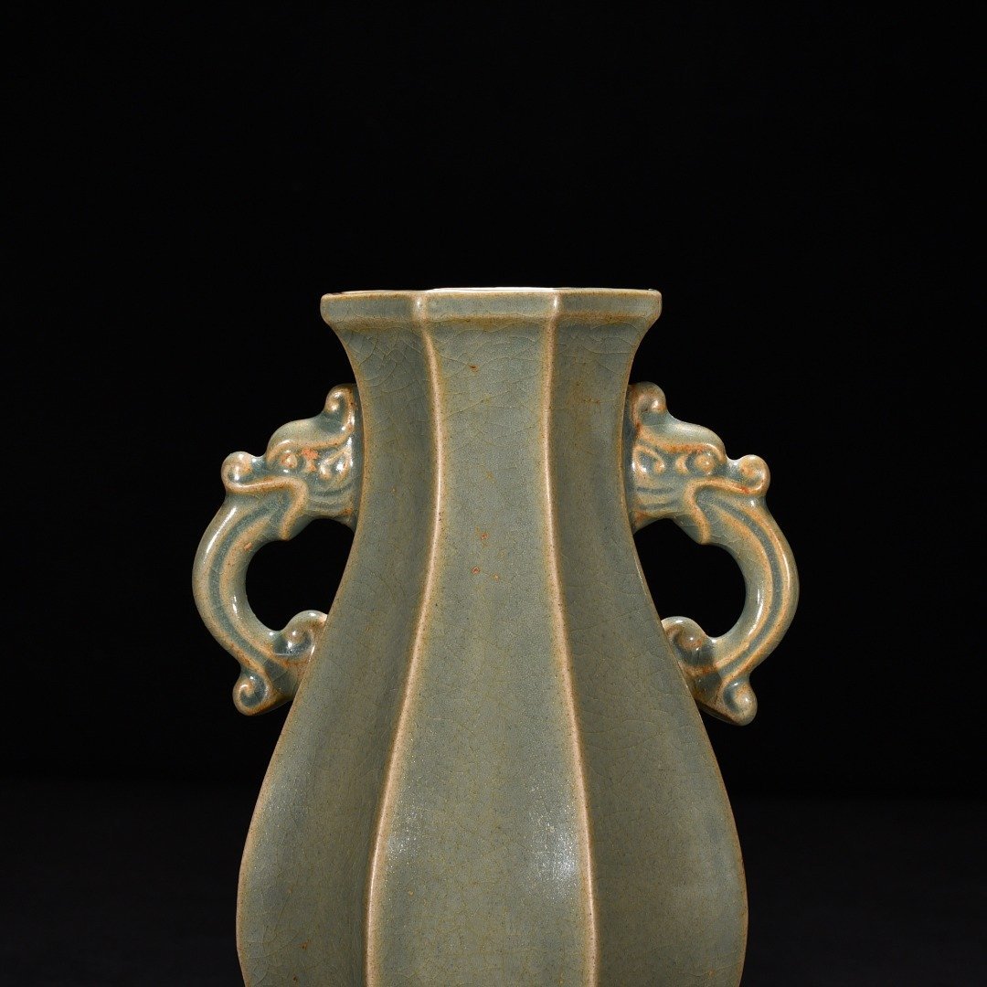 Song Dynasty Ru kiln gray celadon glaze double-eared vase