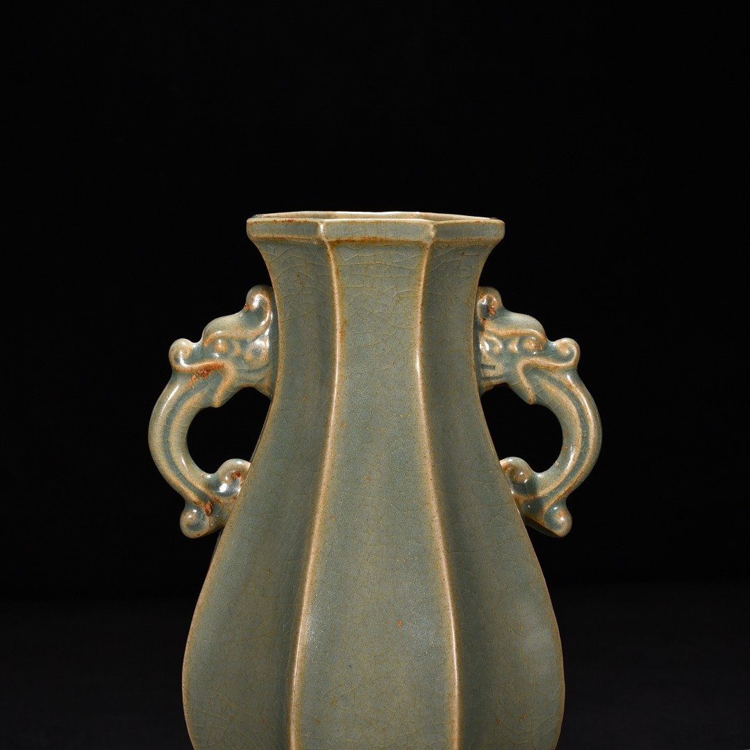 Song Dynasty Ru kiln gray celadon glaze double-eared vase