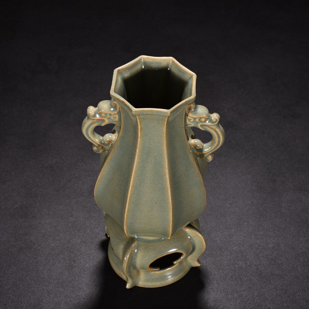Song Dynasty Ru kiln gray celadon glaze double-eared vase