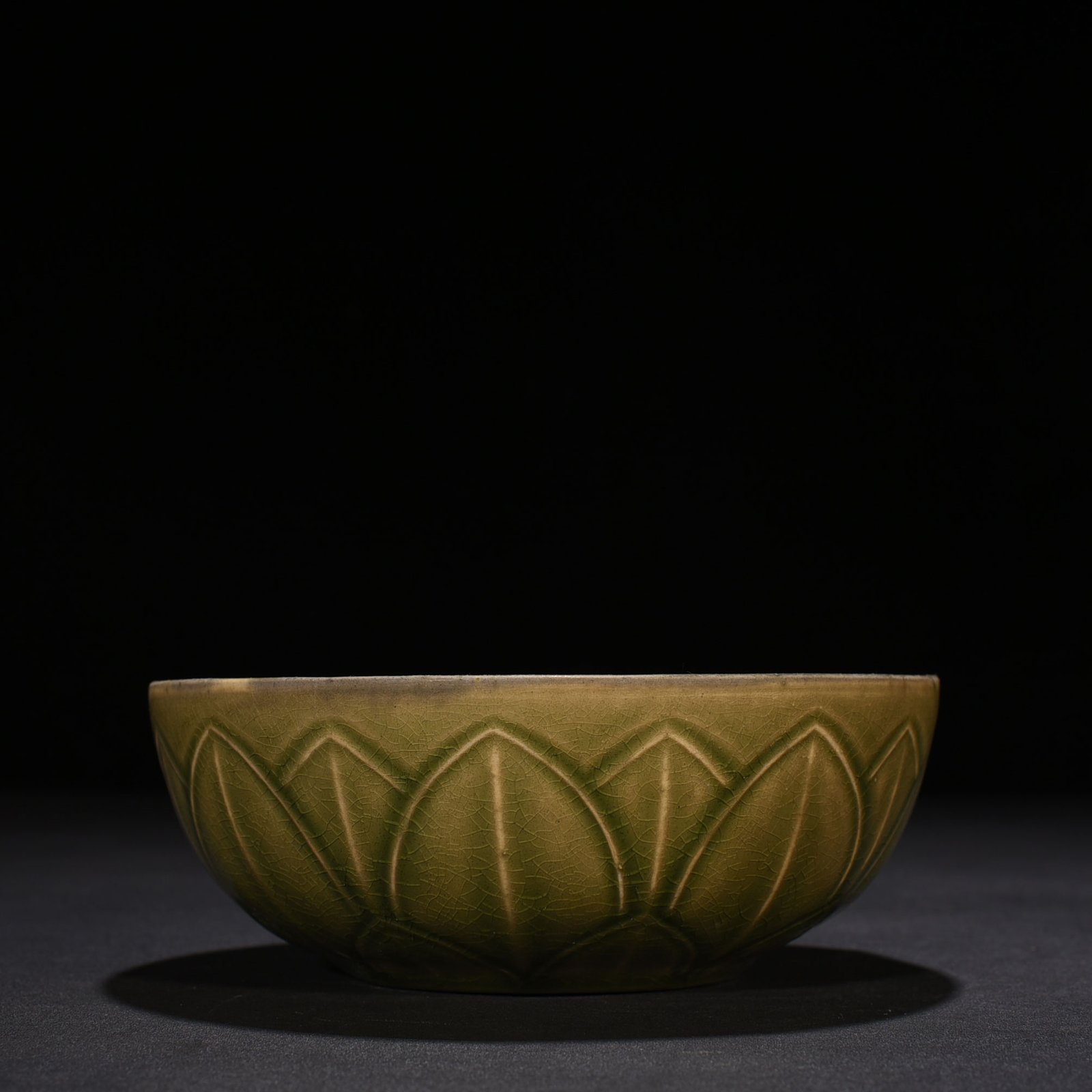 Song Dynasty Ru kiln green glaze lotus petal pattern lying foot bowl