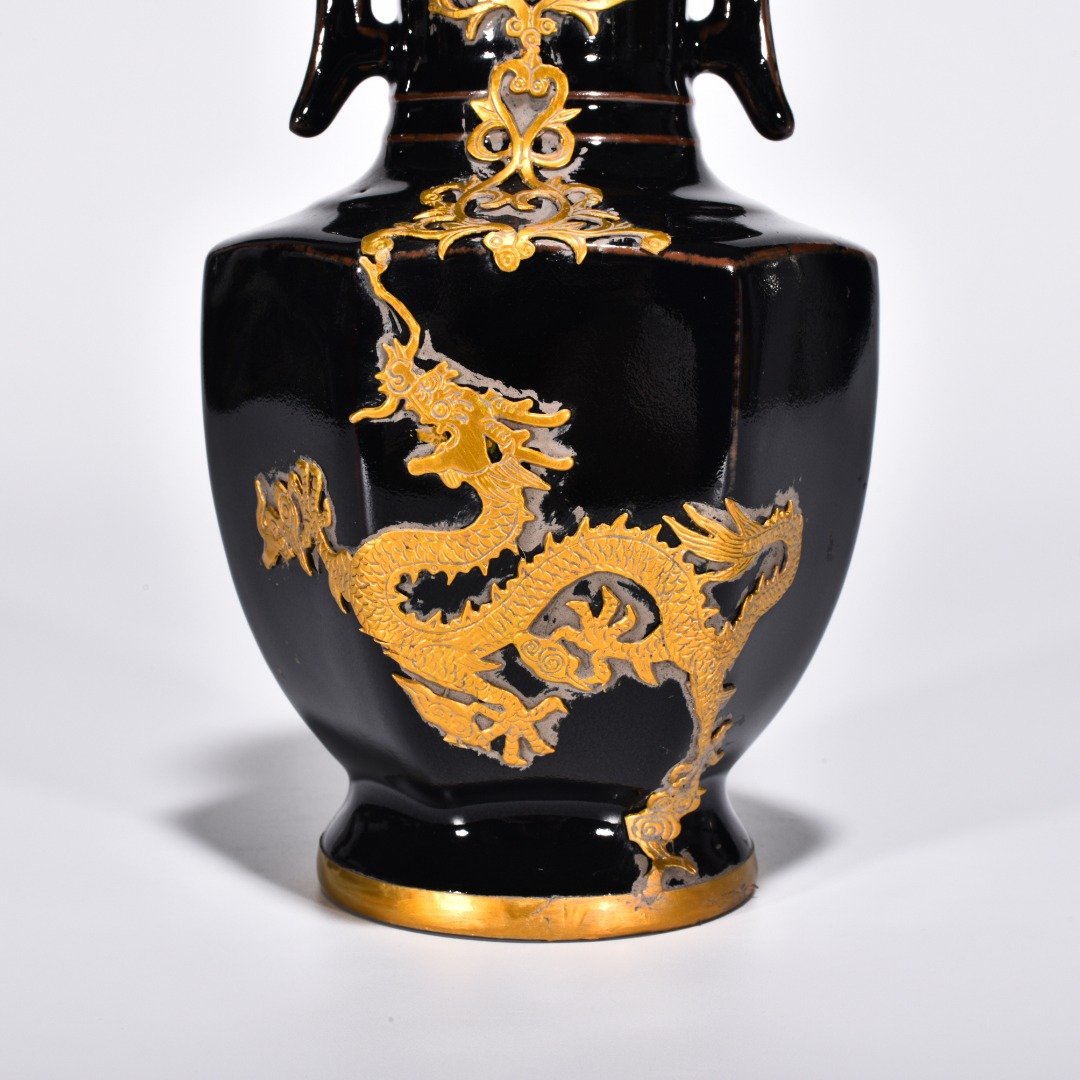 Song Dynasty Ru Kiln Black-glazed six-sided halberd vase