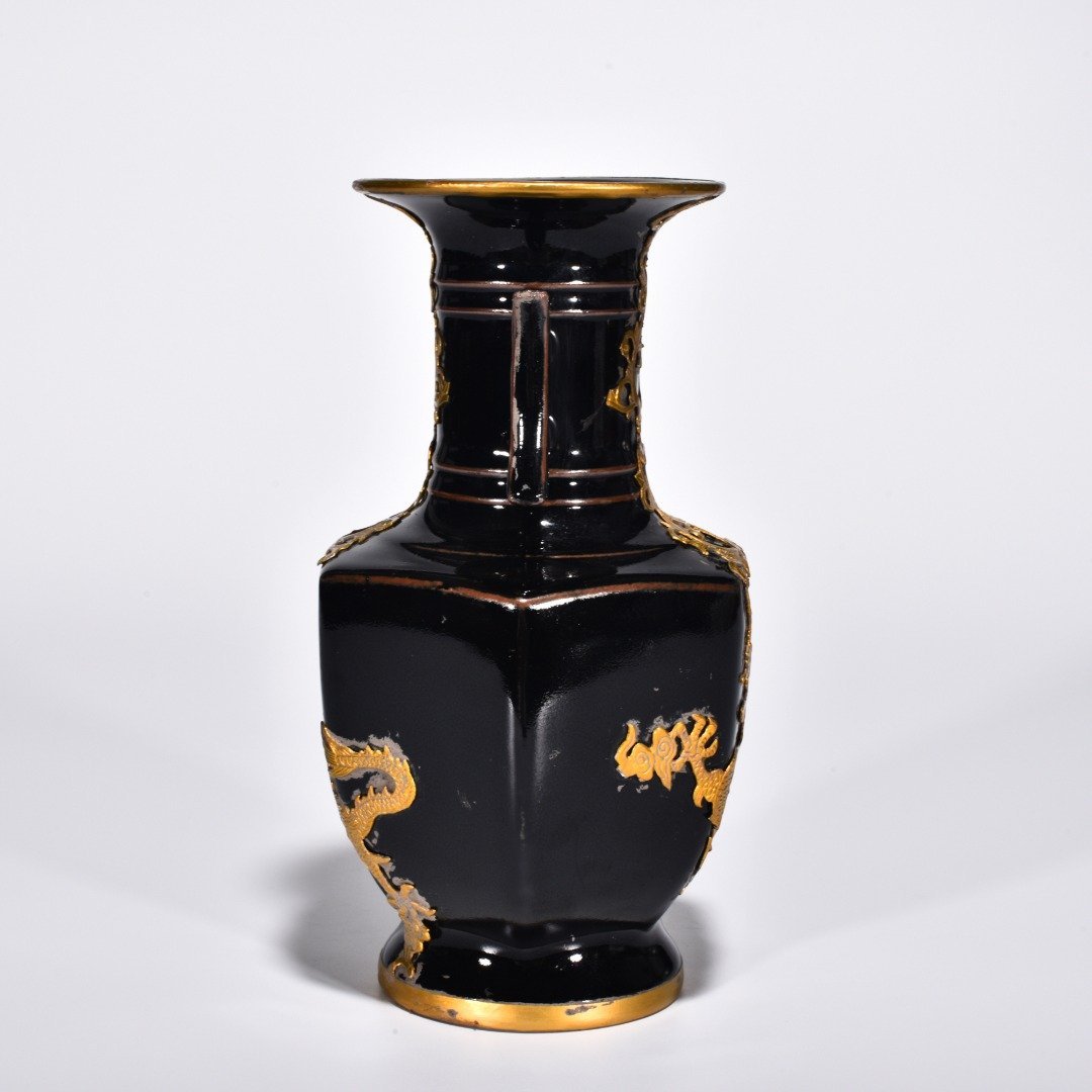 Song Dynasty Ru Kiln Black-glazed six-sided halberd vase