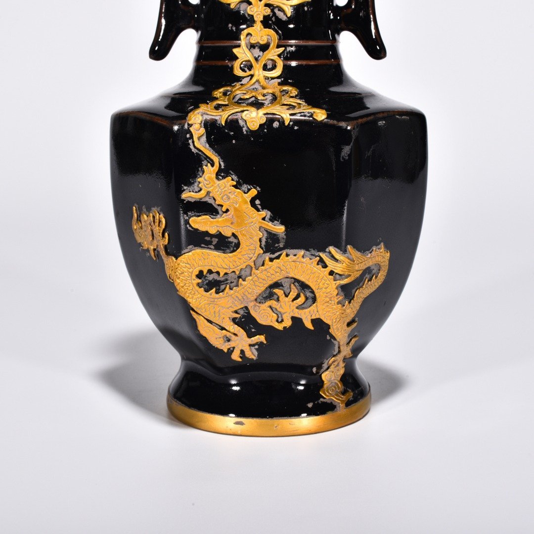 Song Dynasty Ru Kiln Black-glazed six-sided halberd vase