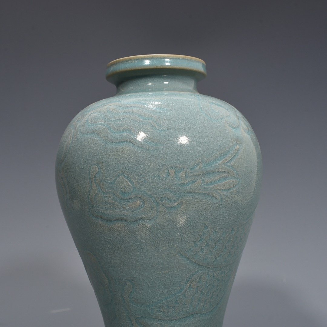 Song Dynasty A wide-mouth plum vase with azure glaze and carved dragon