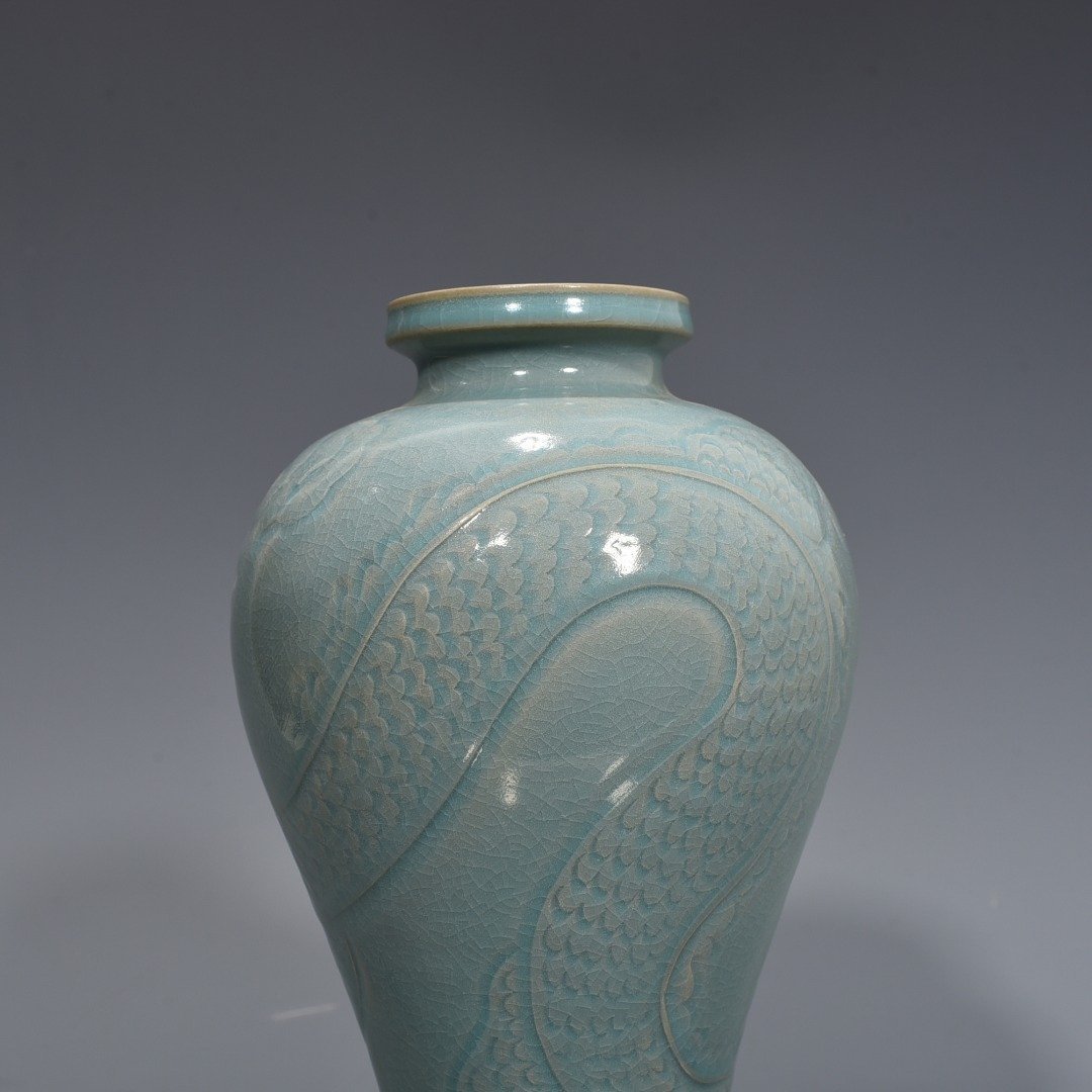 Song Dynasty A wide-mouth plum vase with azure glaze and carved dragon