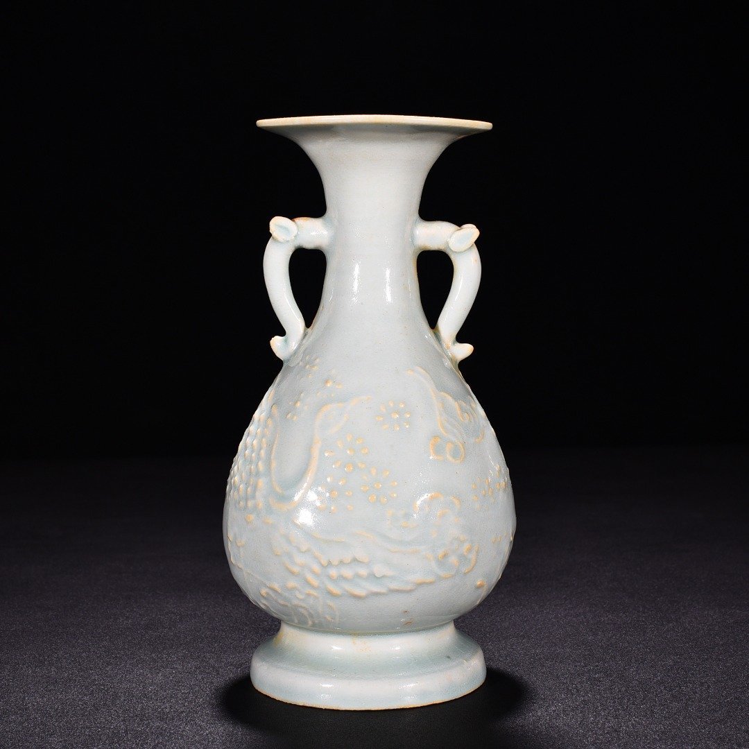 Song Dynasty Hutian kiln shadow green wild goose amphorae