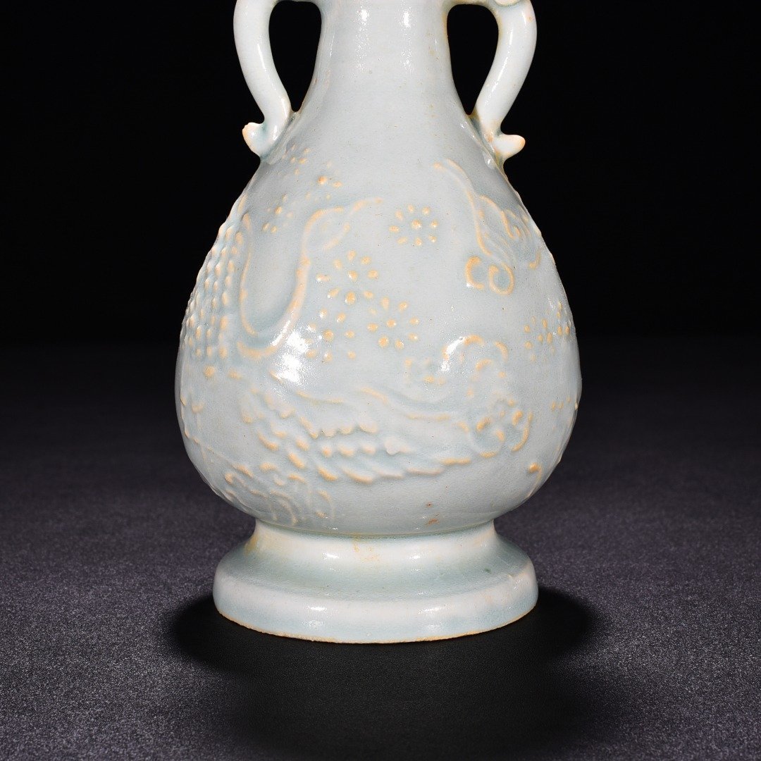 Song Dynasty Hutian kiln shadow green wild goose amphorae