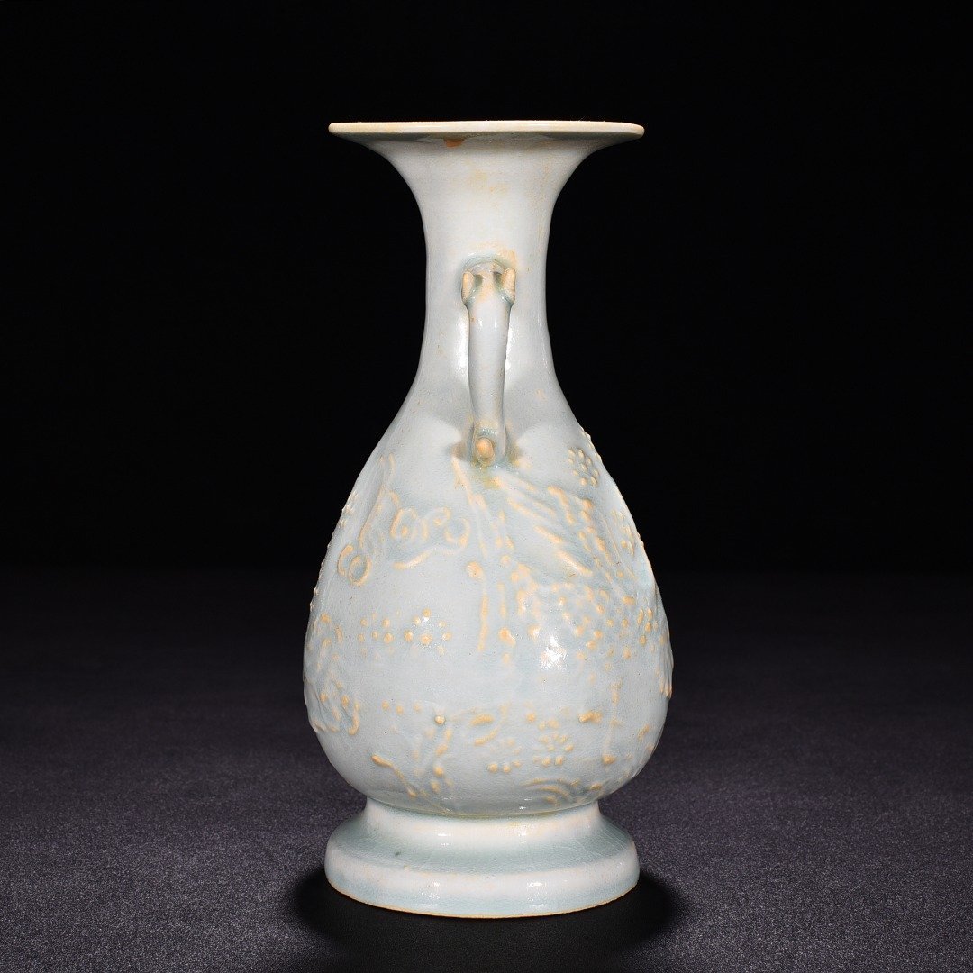 Song Dynasty Hutian kiln shadow green wild goose amphorae