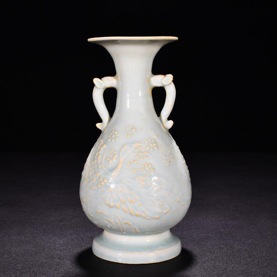 Song Dynasty Hutian kiln shadow green wild goose amphorae