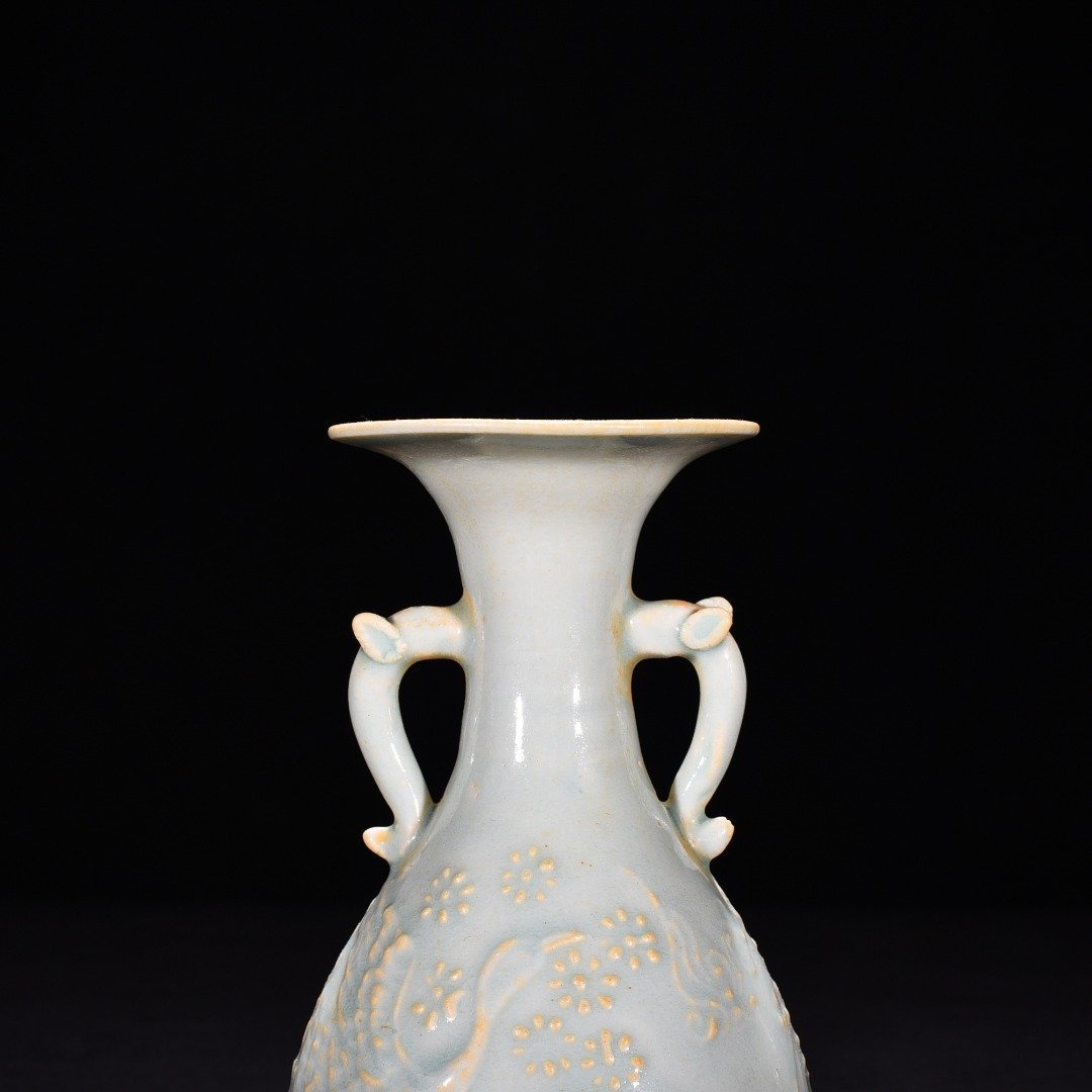 Song Dynasty Hutian kiln shadow green wild goose amphorae