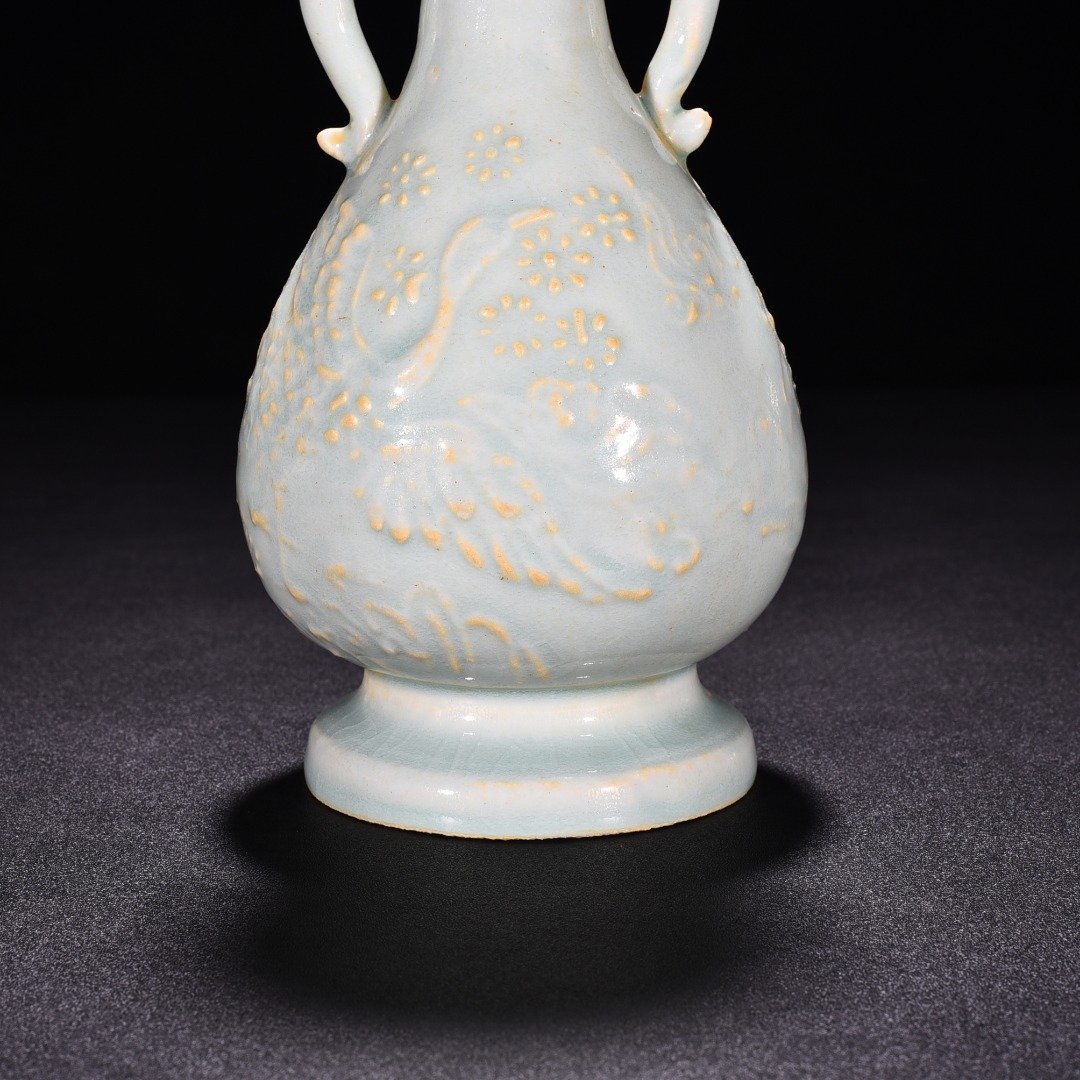 Song Dynasty Hutian kiln shadow green wild goose amphorae