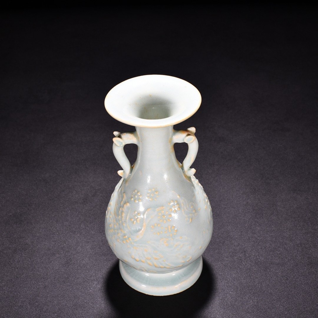 Song Dynasty Hutian kiln shadow green wild goose amphorae