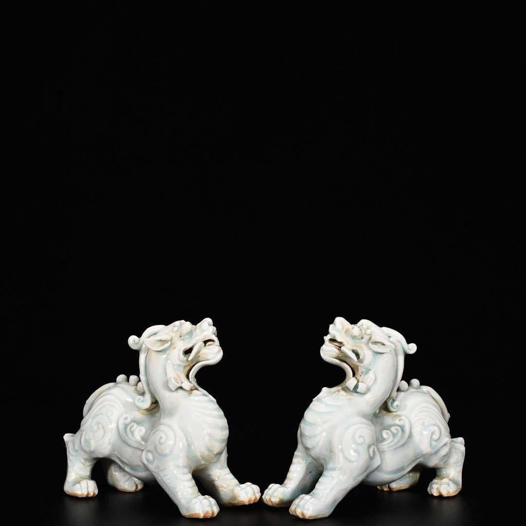Song Dynasty Hutian Kiln Shadow Green Beast