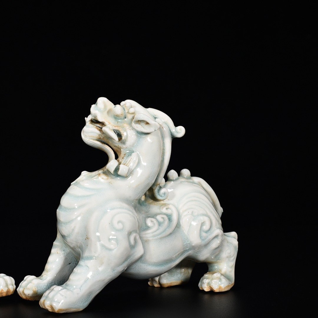 Song Dynasty Hutian Kiln Shadow Green Beast