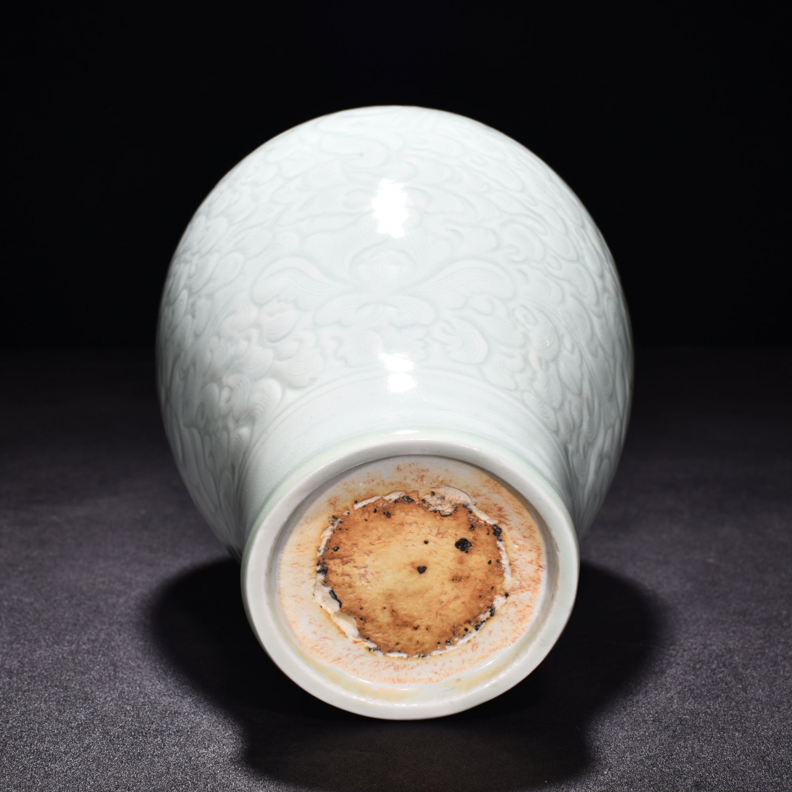 Song Dynasty Hutian Kiln Shadow Blue and White Porcelain Plum Vase