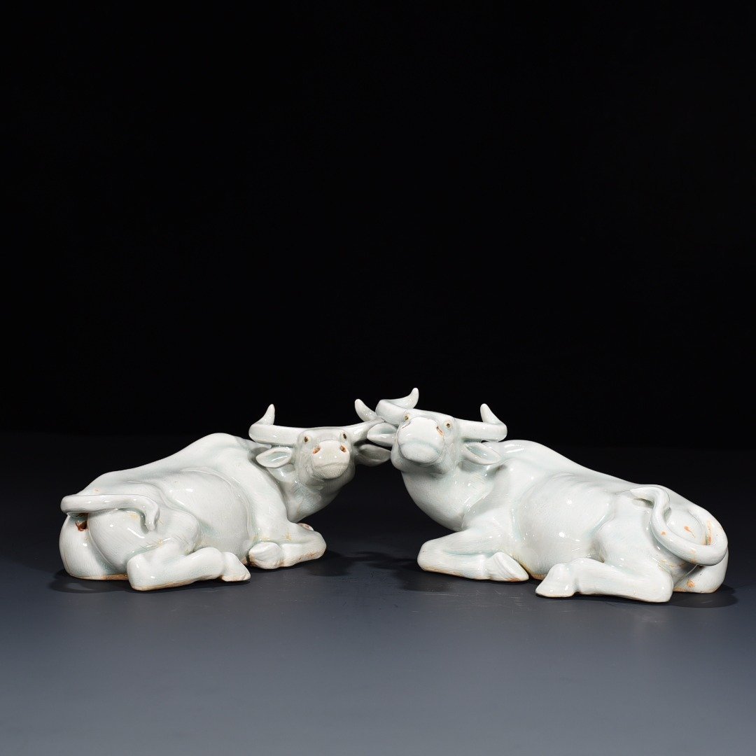 Song Dynasty Hutian kiln shadow celadon glazed cow