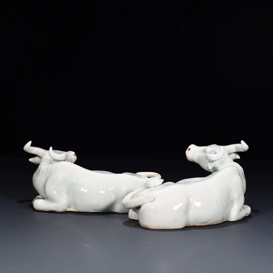 Song Dynasty Hutian kiln shadow celadon glazed cow