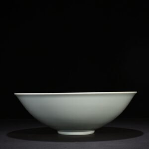 Song Dynasty Hutian kiln shadow celadon large bowl