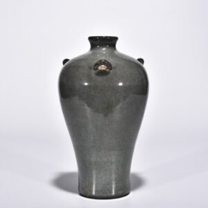 Song Dynasty Xikou official kiln three-series plum vase