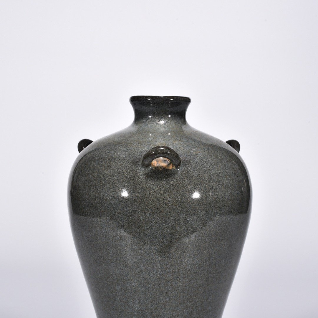 Song Dynasty Xikou official kiln three-series plum vase