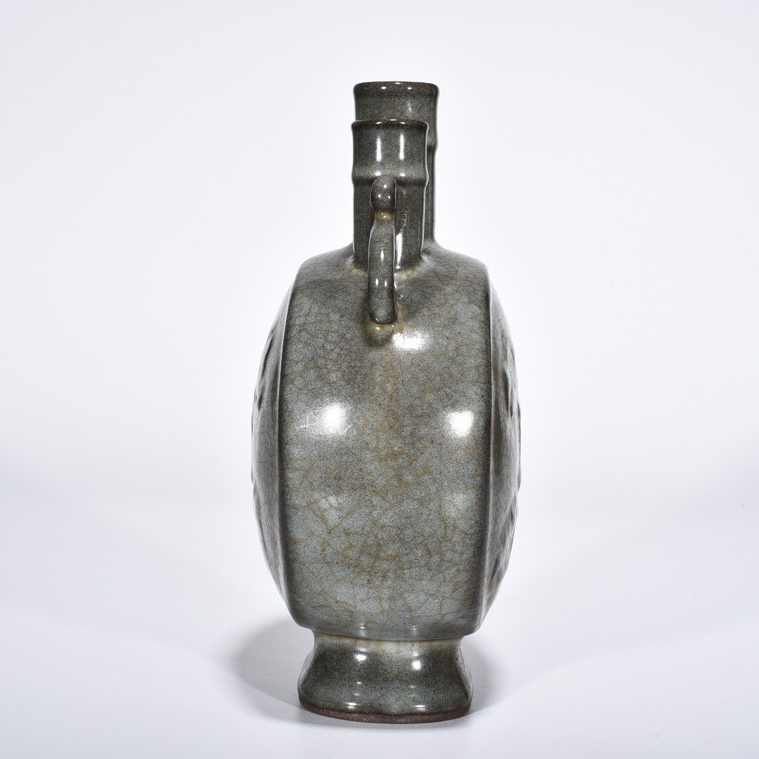 Song Dynasty xikou official kiln three-tube flat bottle