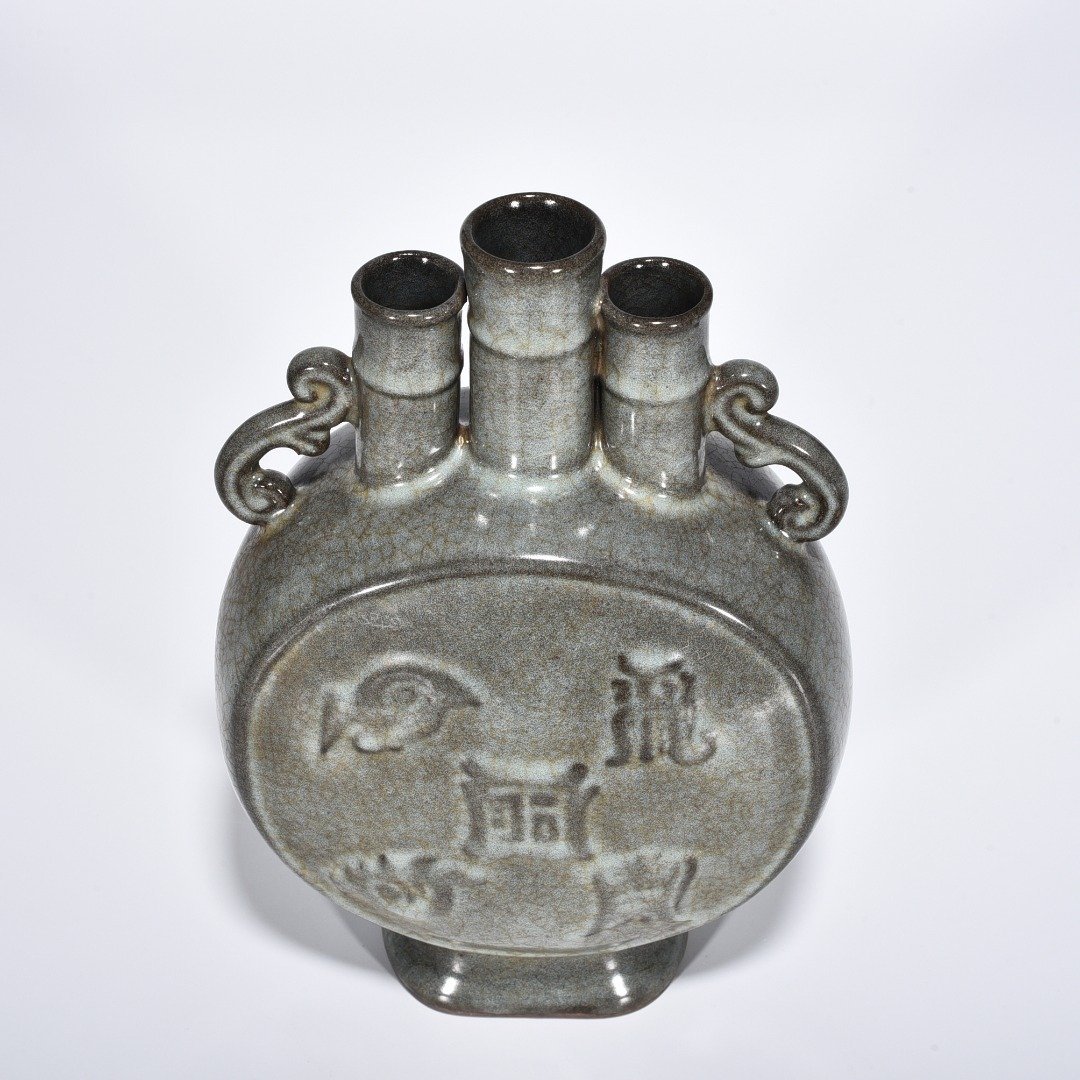 Song Dynasty xikou official kiln three-tube flat bottle