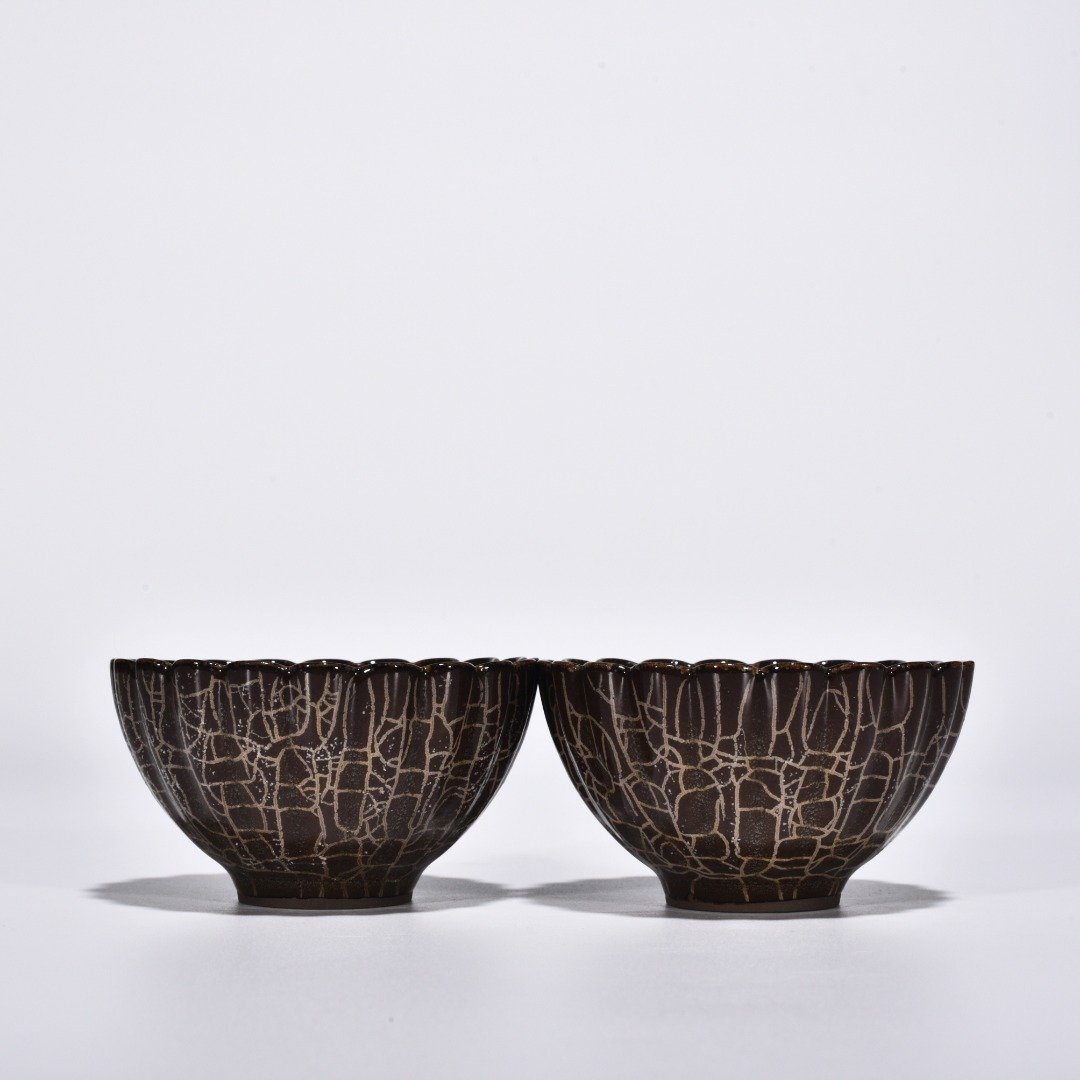 Song Dynasty Xikou official kiln chrysanthemum cup