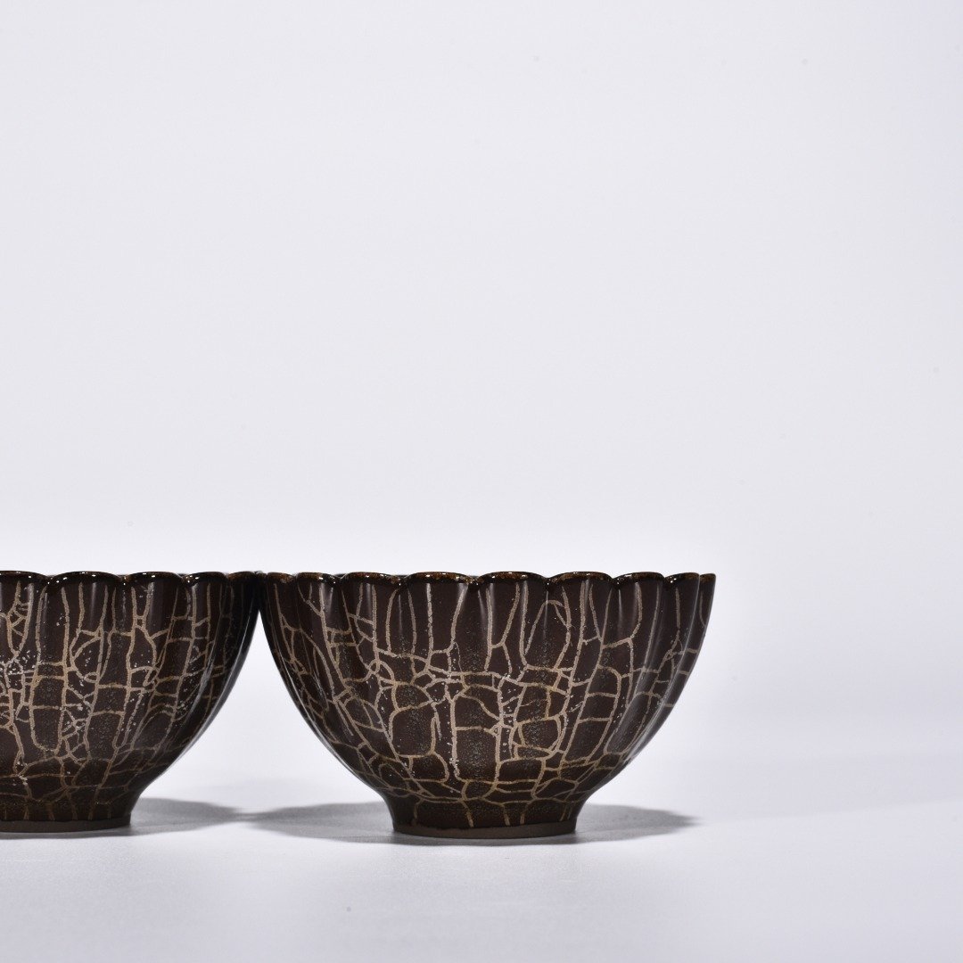 Song Dynasty Xikou official kiln chrysanthemum cup