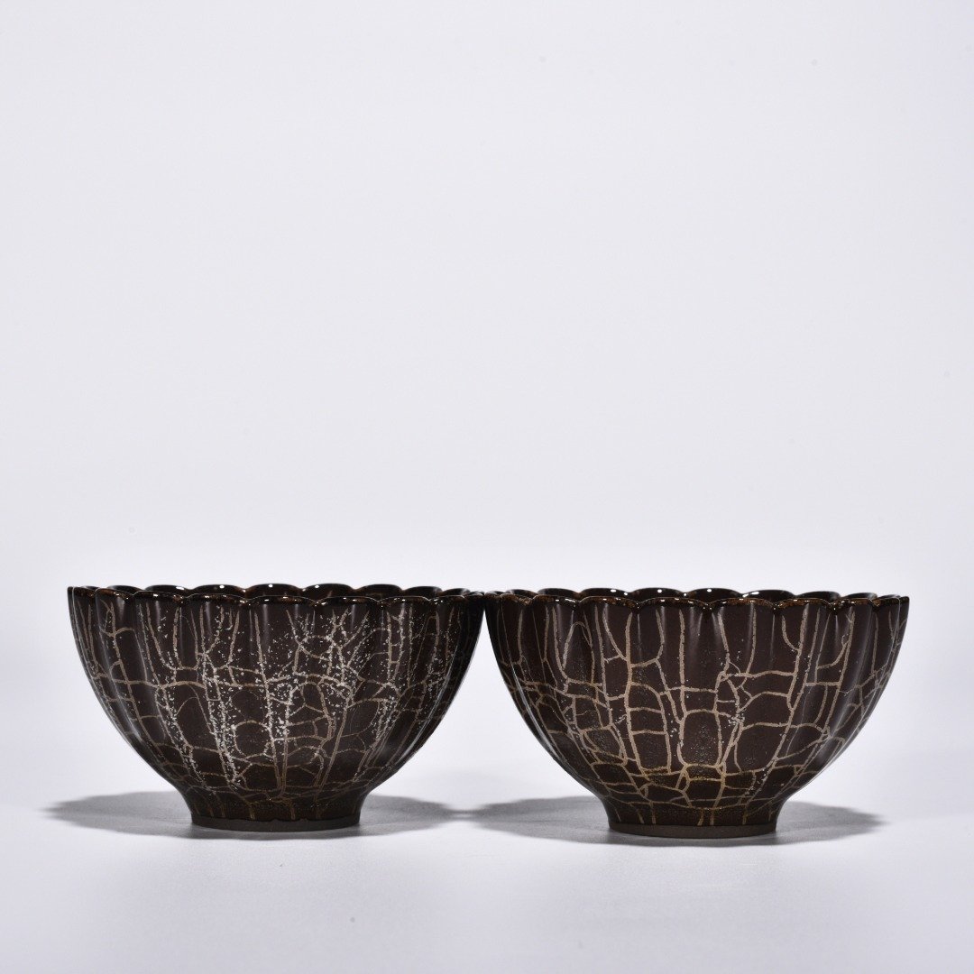 Song Dynasty Xikou official kiln chrysanthemum cup