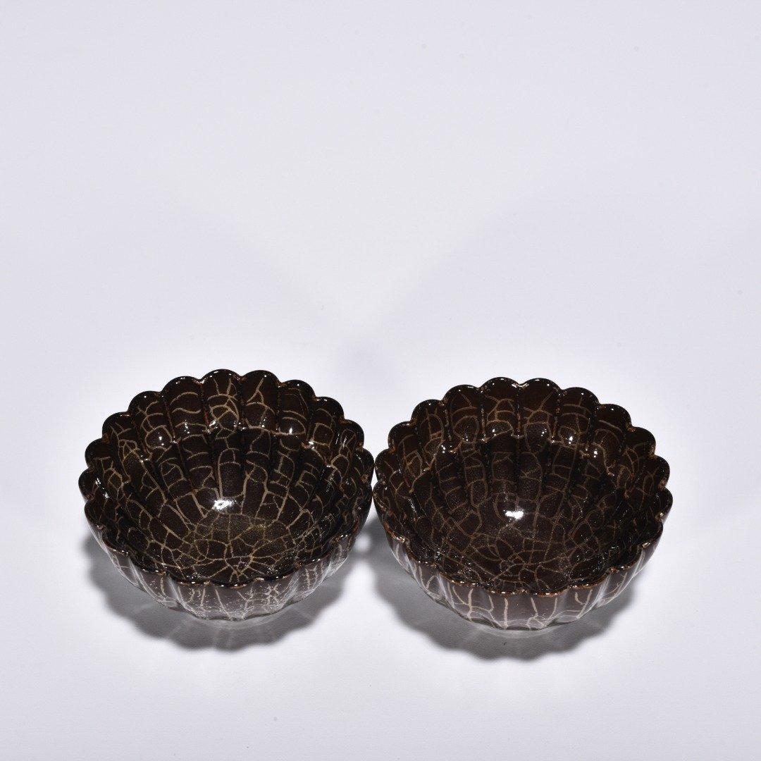 Song Dynasty Xikou official kiln chrysanthemum cup