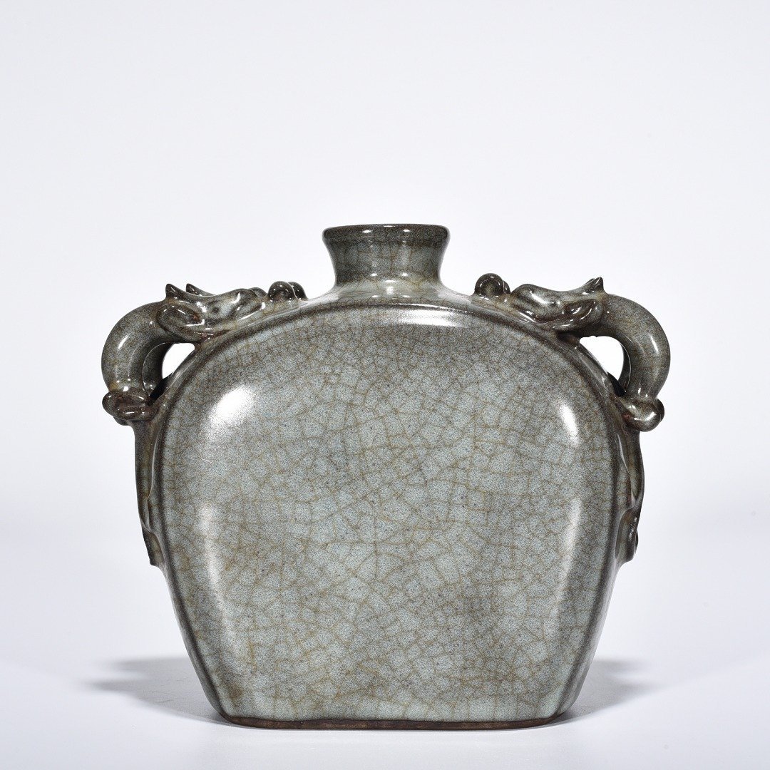 Song Dynasty xikou official kiln four-series flat vase with chilong pattern