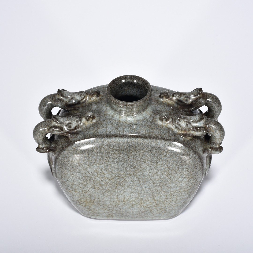 Song Dynasty xikou official kiln four-series flat vase with chilong pattern