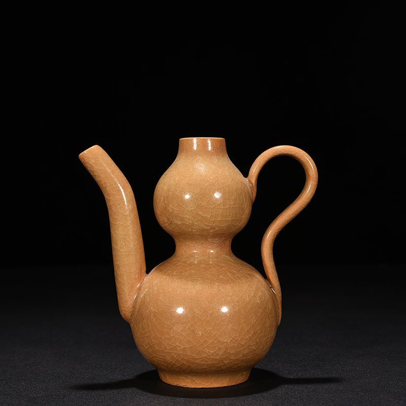 Song Dynasty fried rice-yellow glazed gourd holding pot