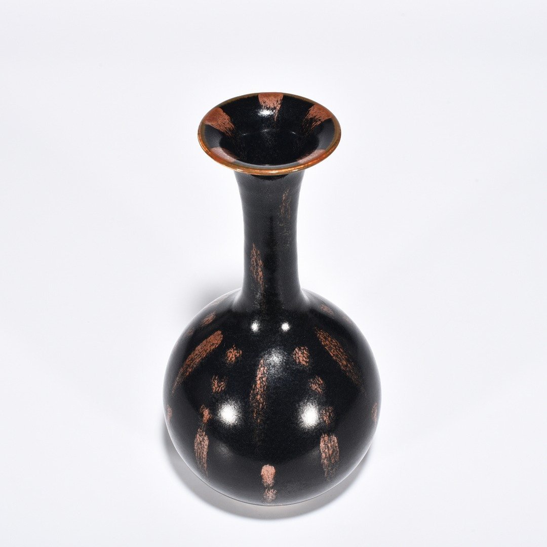Song Dynasty Cizhou Kiln Rust-stained long-neck jade pot spring vase