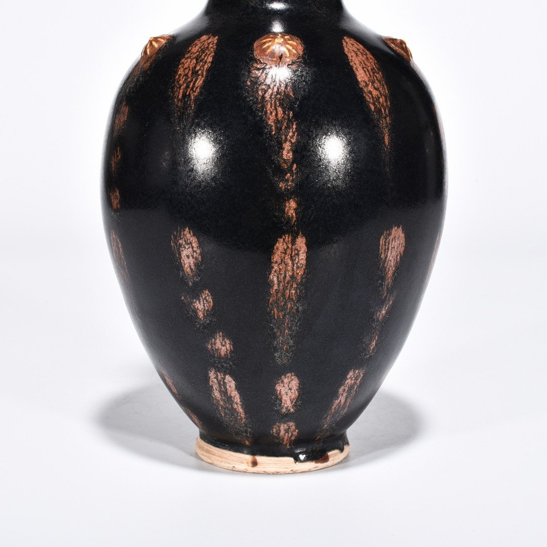 Song Dynasty Cizhou Kiln Rust-spotted drum-nail bottle