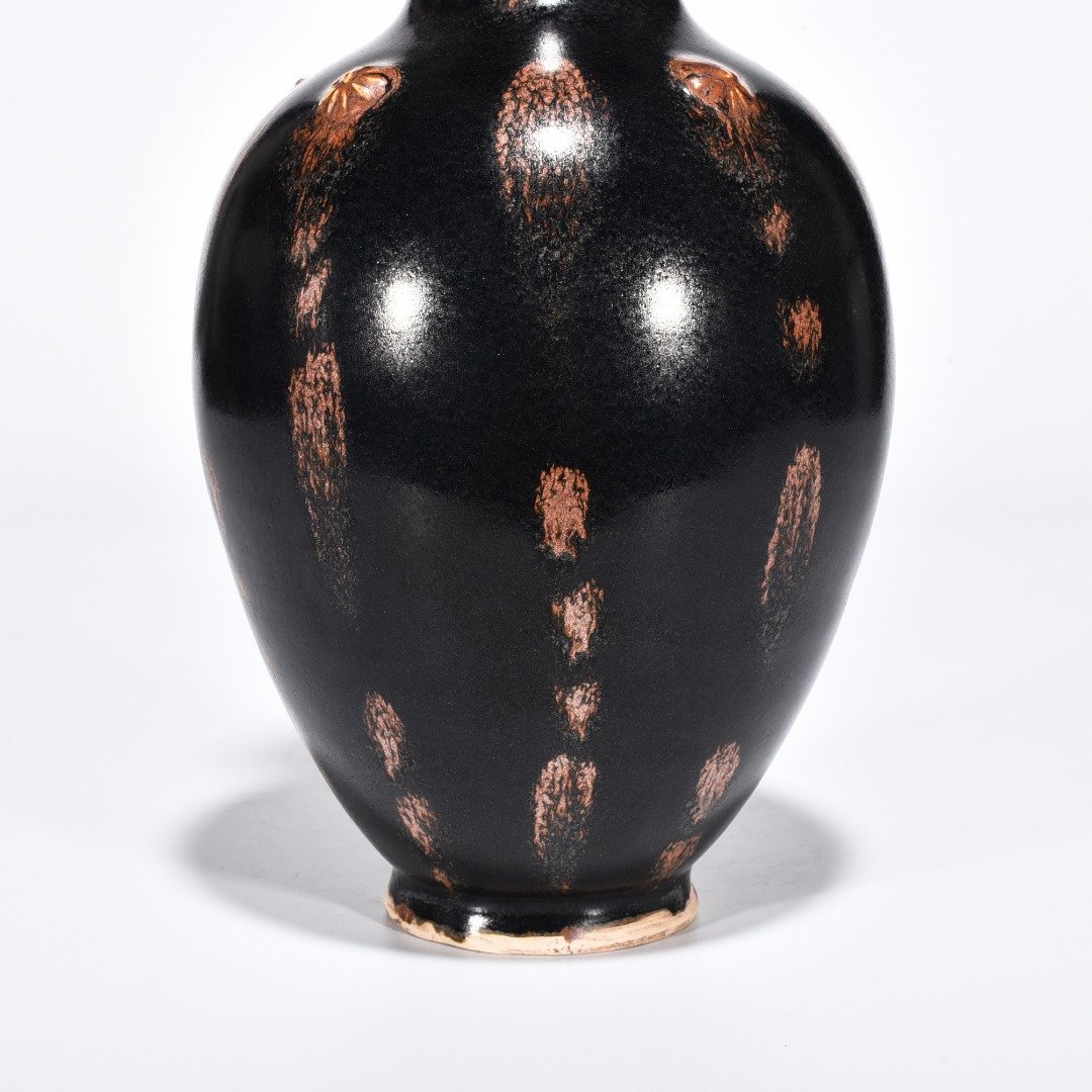Song Dynasty Cizhou Kiln Rust-spotted drum-nail bottle