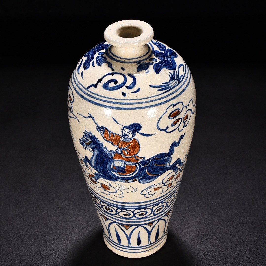 Song Dynasty Cizhou kiln blue and white plum vase