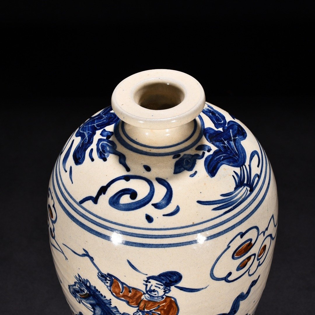 Song Dynasty Cizhou kiln blue and white plum vase