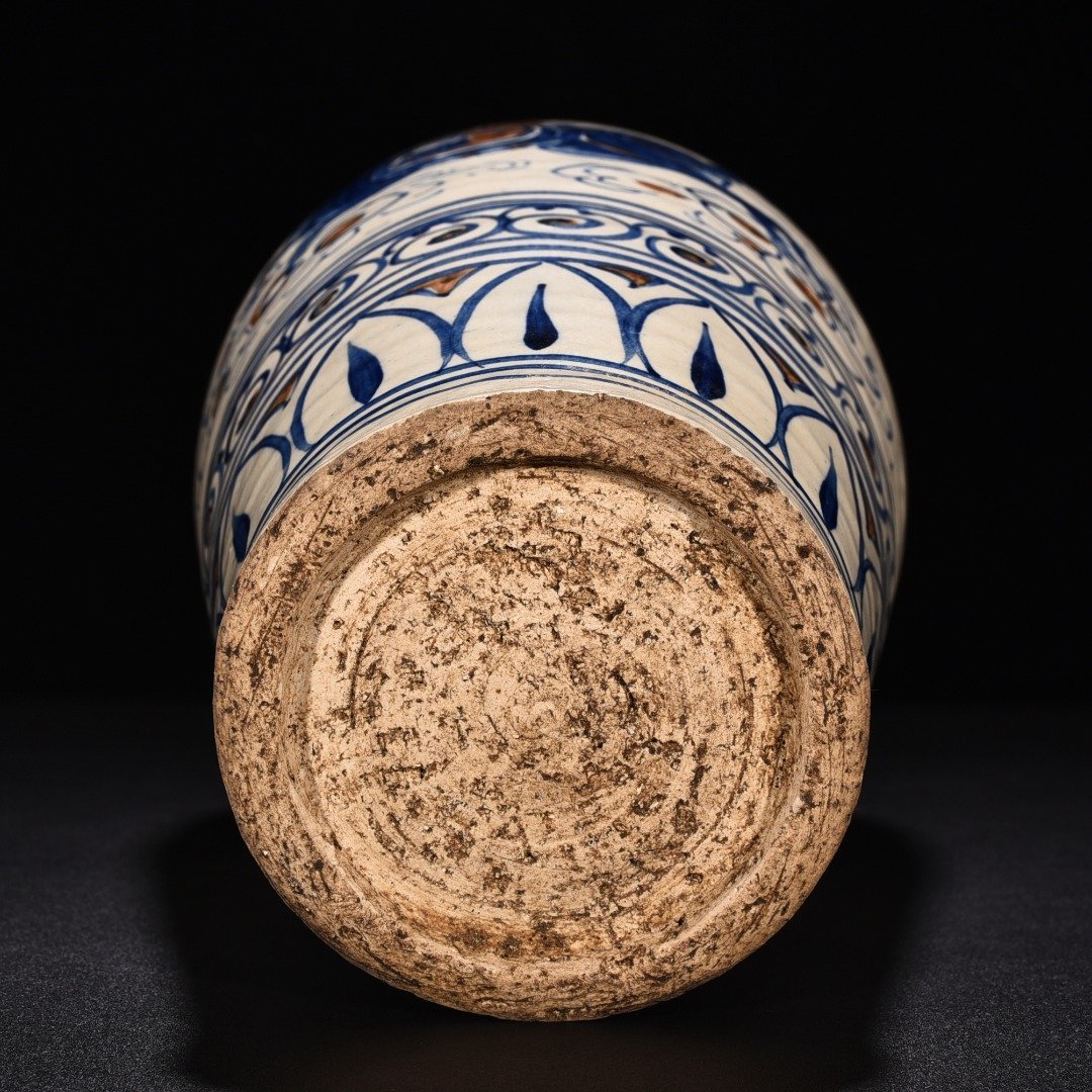 Song Dynasty Cizhou kiln blue and white plum vase