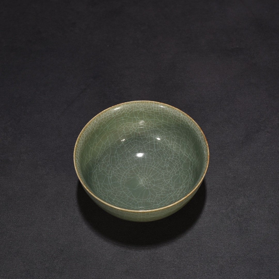 Song Dynasty Mi Color Yue Kiln Small Bowl