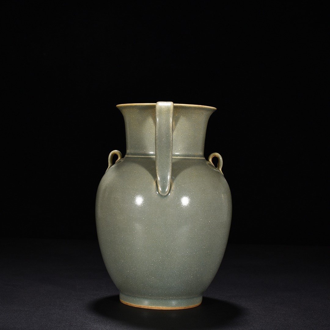 Song Dynasty secret-color Yue kiln celadon ewer