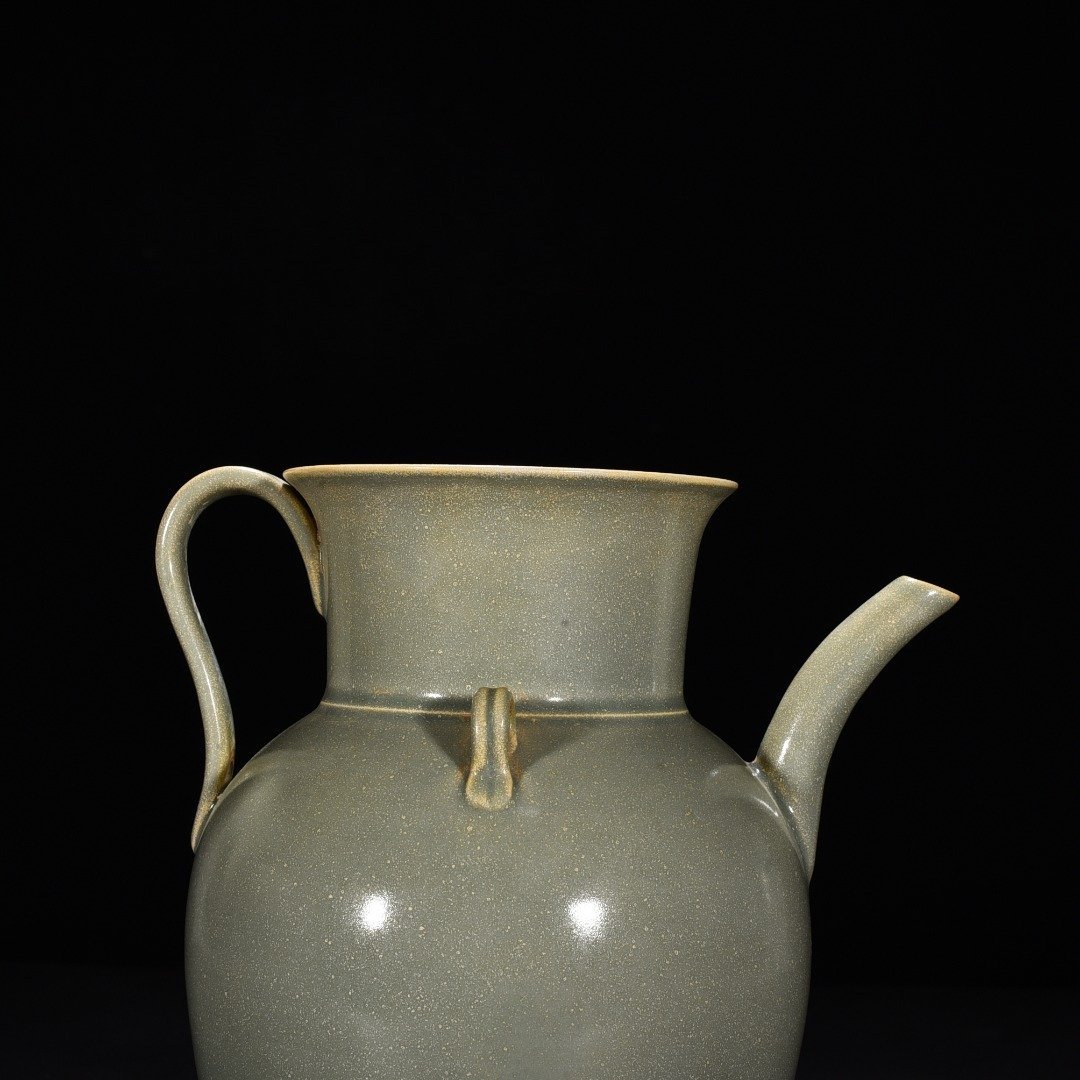Song Dynasty secret-color Yue kiln celadon ewer