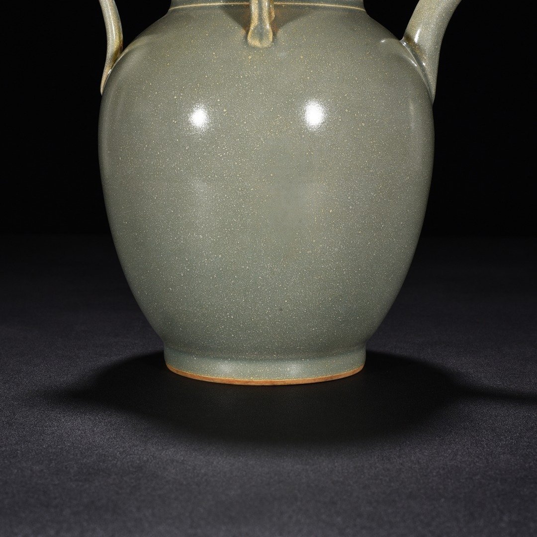 Song Dynasty secret-color Yue kiln celadon ewer