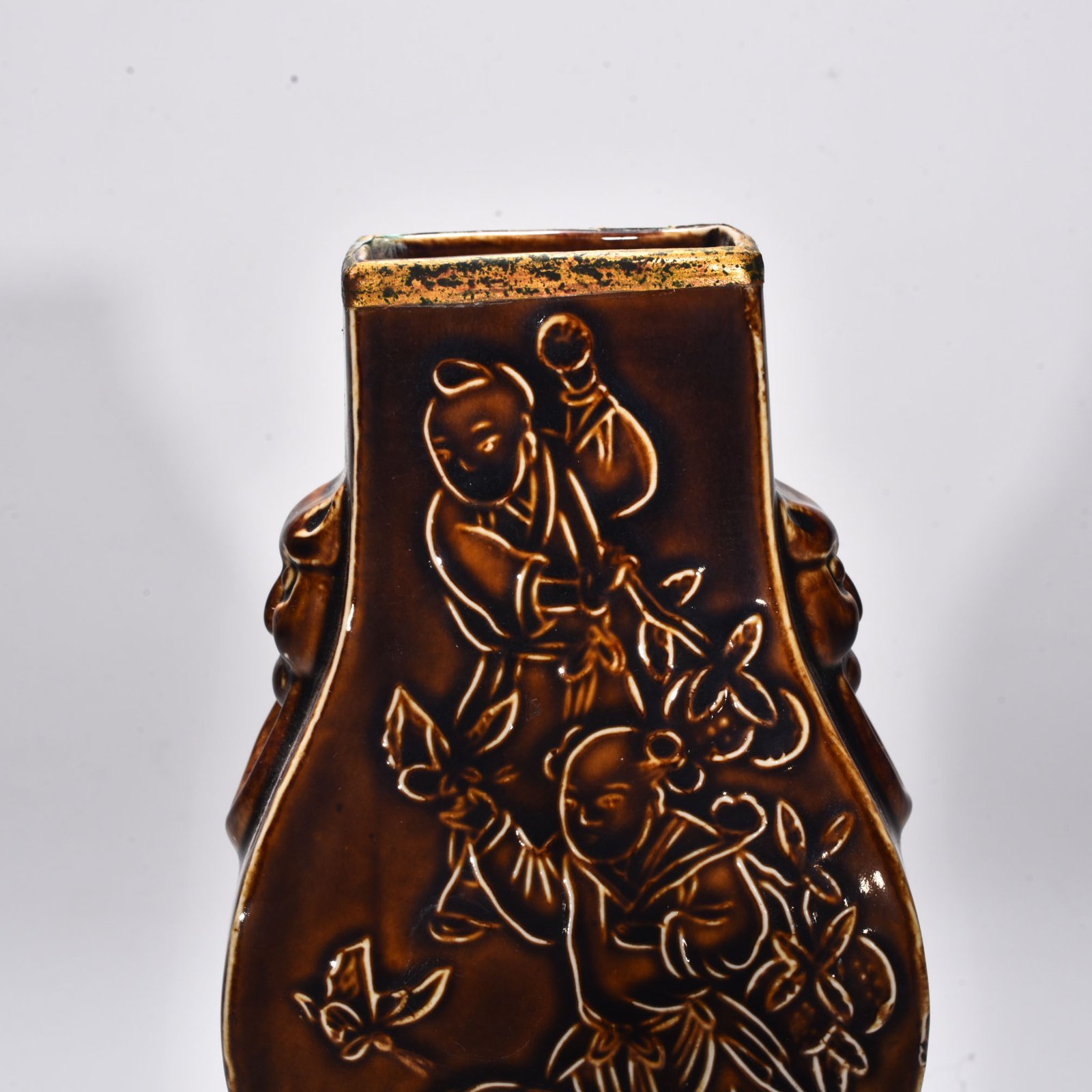 Song Dynasty Dingying infant play pattern animal ear flat bottle