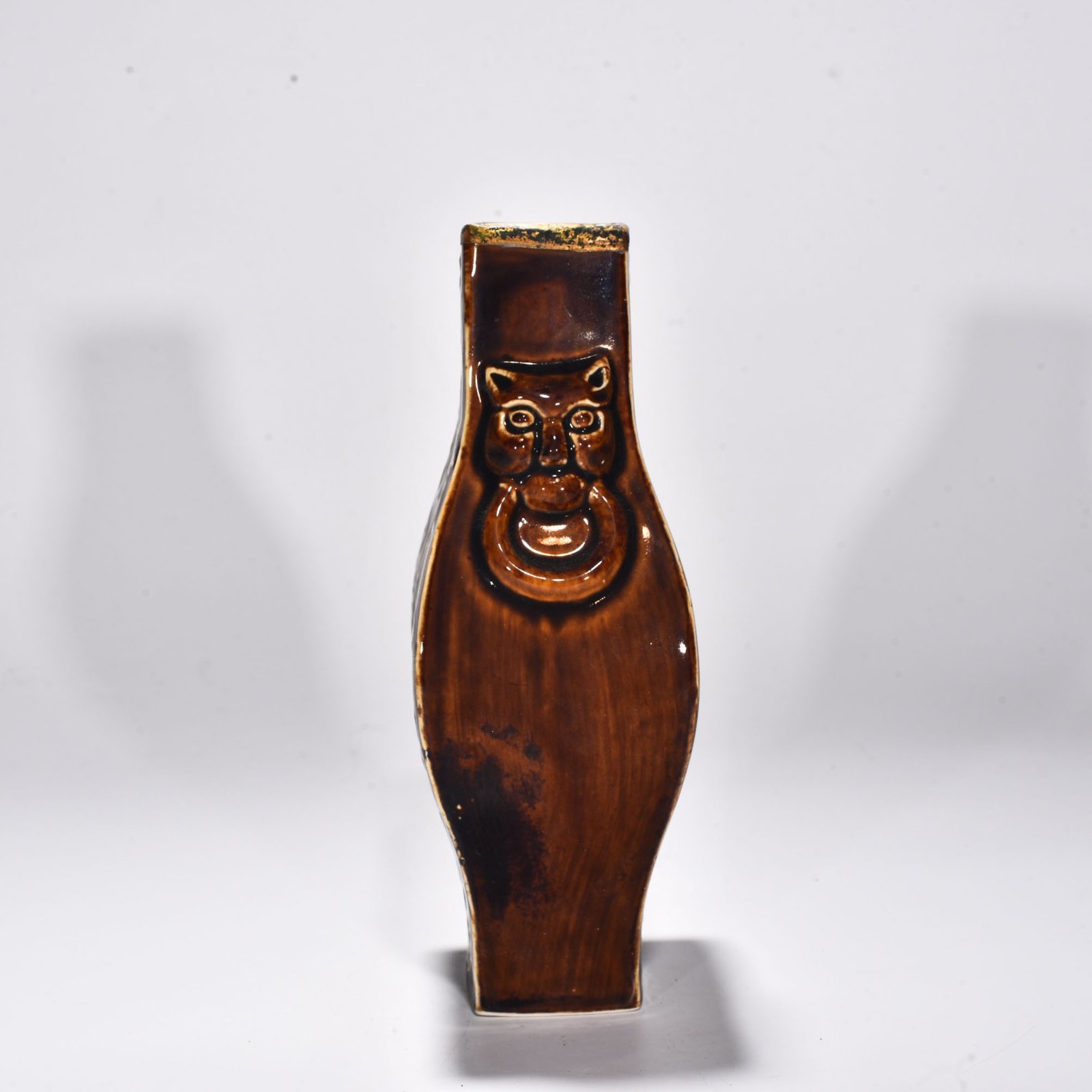 Song Dynasty Dingying infant play pattern animal ear flat bottle