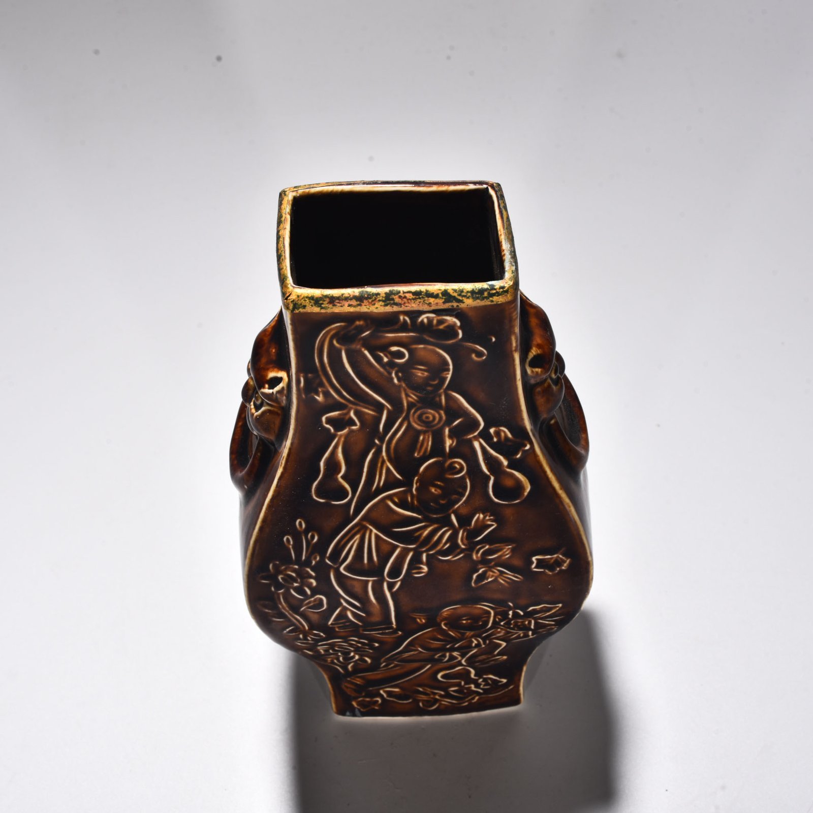 Song Dynasty Dingying infant play pattern animal ear flat bottle
