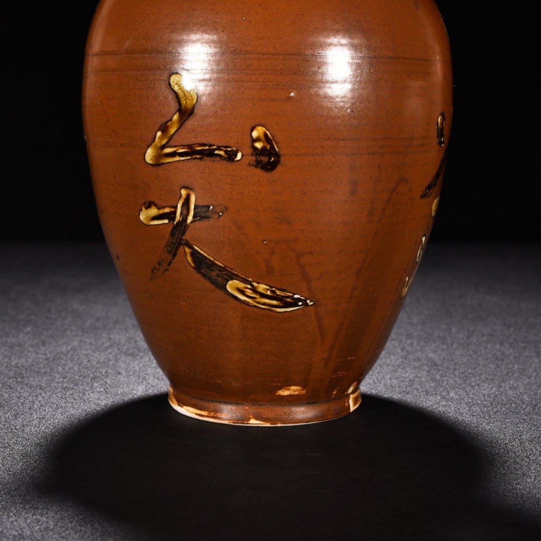 Song Dynasty Zi Ding holding teapot