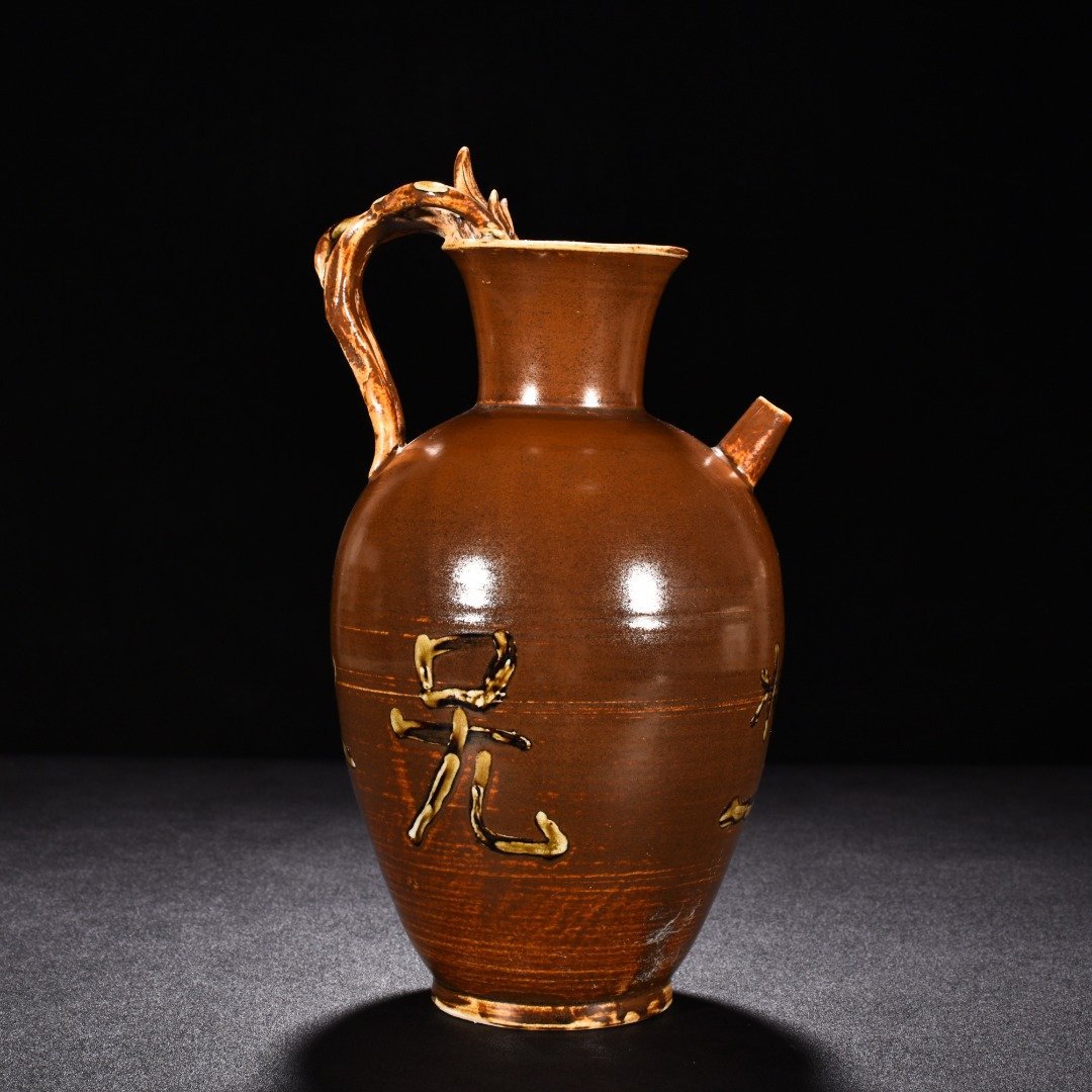 Song Dynasty Zi Ding holding teapot
