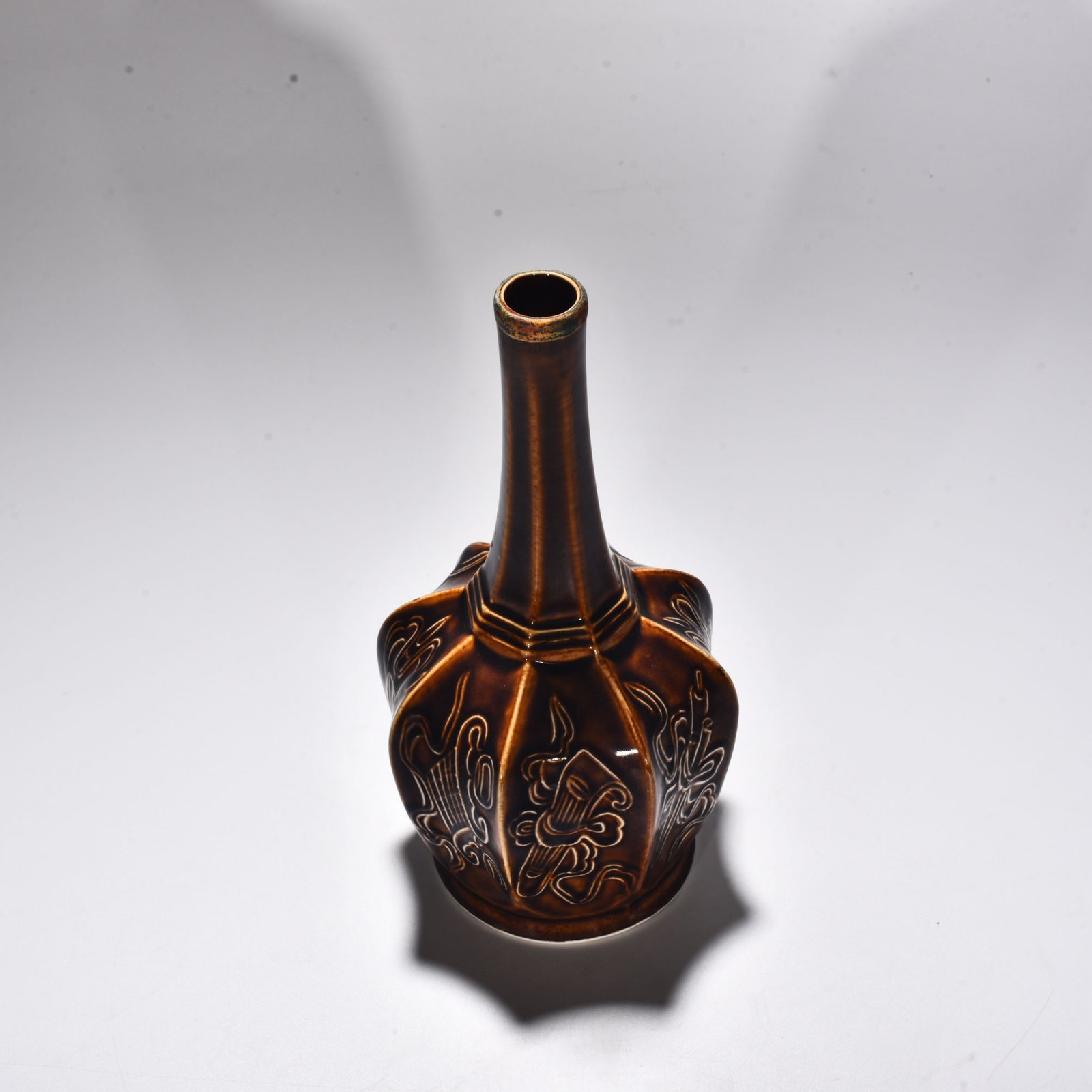 Song Dynasty Ziding dark eight-sided eight-sided pure vase